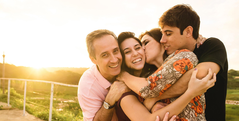 El motor que nos mantiene unidos es el amor, el amor, amor, amor en familia, familia, familias misioneras